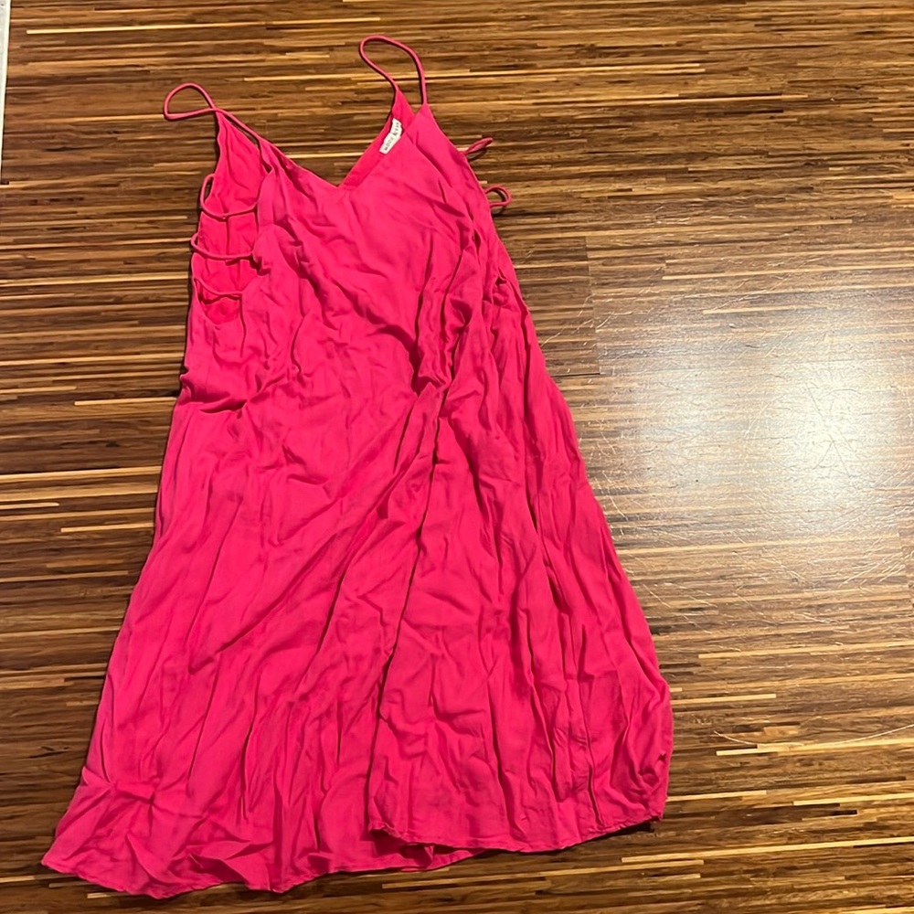 Moon river size medium hot pink midi dress
